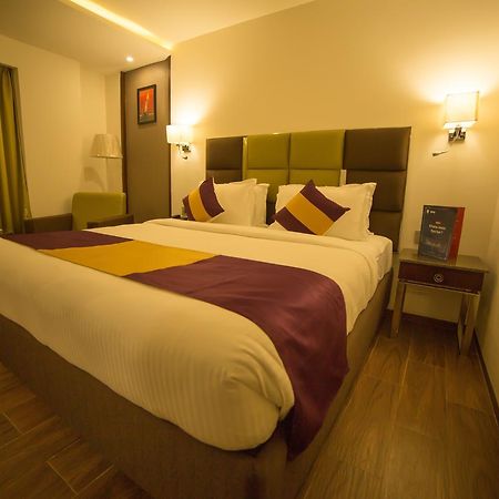 Hotel Ajantha Evergreen Vijayawada Exterior photo