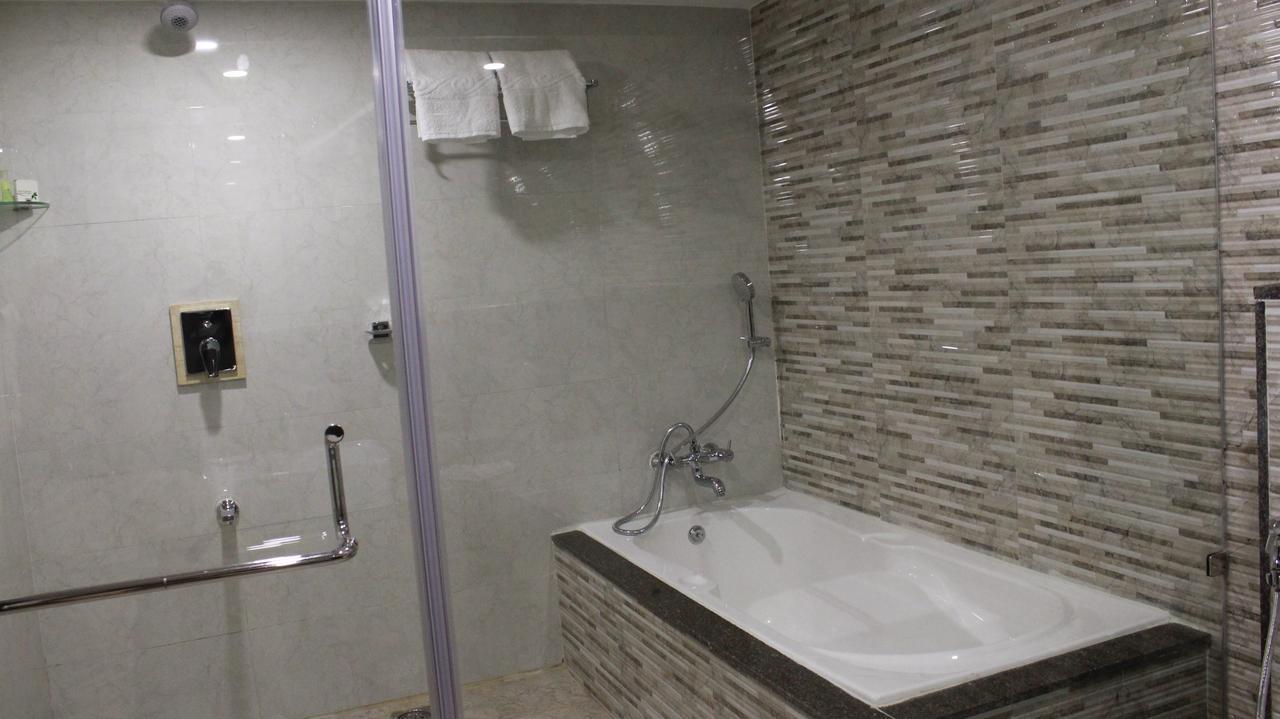Hotel Ajantha Evergreen Vijayawada Exterior photo