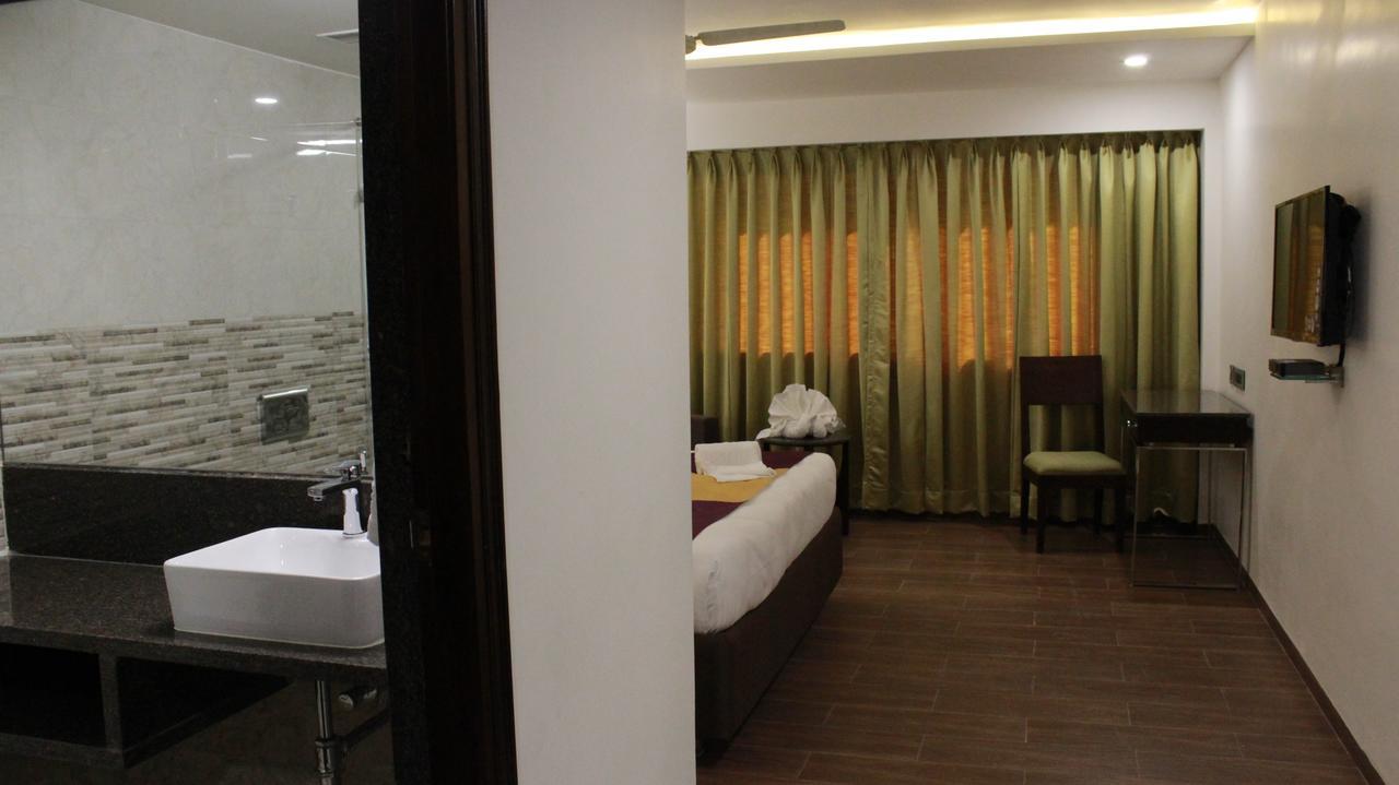 Hotel Ajantha Evergreen Vijayawada Exterior photo